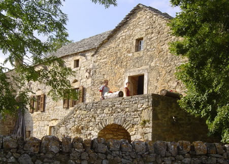 La Ferme Caussenarde d'Autrefois, façade principale...